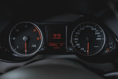 Audi Q5 2.0 TDI clean diesel S tronic quattro (170 л. с.)