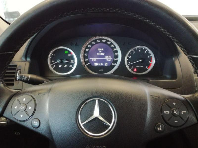 Mercedes-Benz C-Класс C 200 CGI BlueEFFICIENCY AT (184 л. с.)