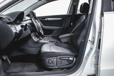 Volkswagen Passat 1.8 TSI DSG (152 л. с.)