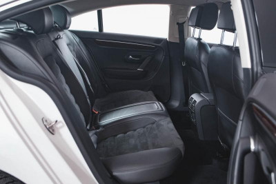 Volkswagen Passat CC 1.8 TSI DSG (152 л. с.)