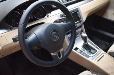 Volkswagen Passat CC 1.8 TSI DSG (152 л. с.)