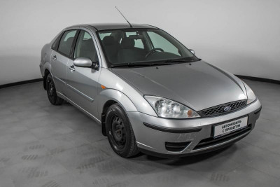 Ford Focus 1.6 MT (101 л. с.)