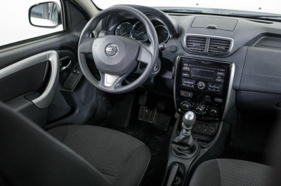 Nissan Terrano 1.6 MT (114 л. с.) Comfort