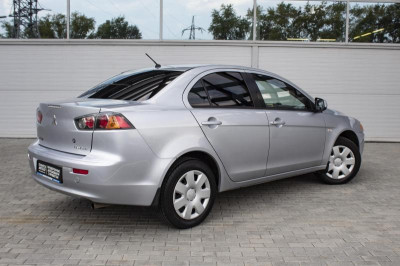 Mitsubishi Lancer 1.5 MT (109 л. с.)