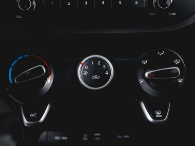 Kia Rio X-Line 1.4 AT (100 л. с.)