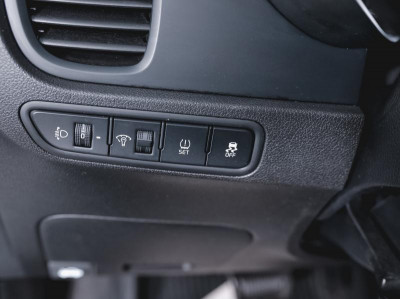 Kia Rio X-Line 1.4 AT (100 л. с.)