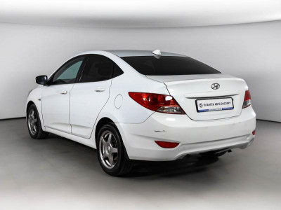 Hyundai Solaris 1.4 AT (107 л. с.)