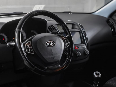 Kia Ceed 1.4 MT (109 л. с.)