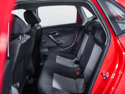 Volkswagen Polo 1.2 MT (70 л. с.)