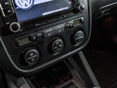 Volkswagen Jetta 1.9d MT (105 л.с.)