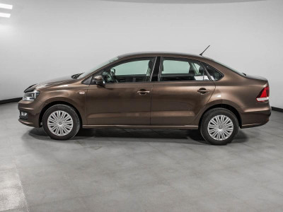 Volkswagen Polo 1.6 MPI MT (110 л. с.)