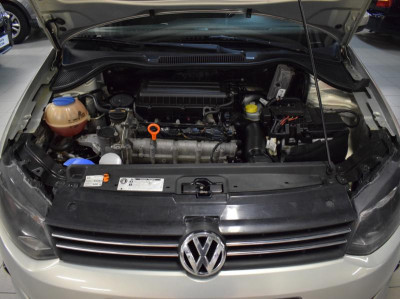 Volkswagen Polo 1.6 Tiptronic (105 л. с.)