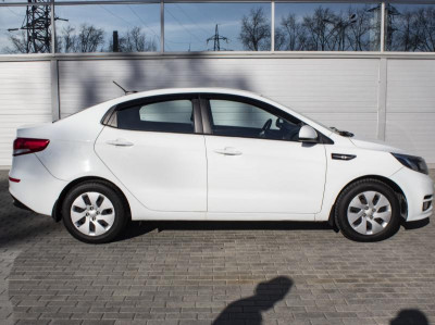 Kia Rio 1.4 MT (107 л. с.)