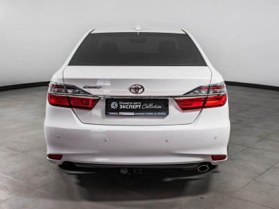 Toyota Camry 2.5 AT (181 л. с.)