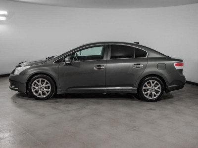 Toyota Avensis 1.8 MT (147 л. с.)