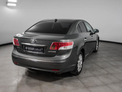 Toyota Avensis 1.8 MT (147 л. с.)
