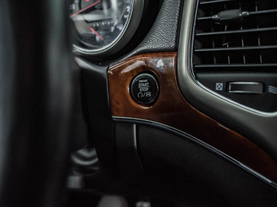 Jeep GRAND CHEROKEE 3.6 AT (286 л. с.)
