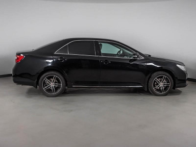Toyota Camry 2.5 AT (181 л. с.)