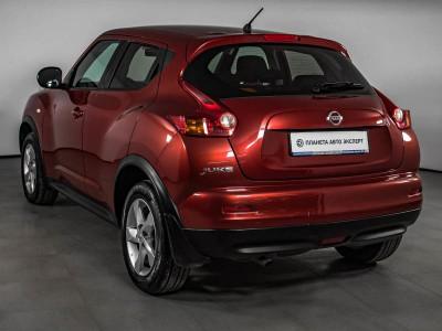 Nissan Juke 1.6 MT (94 л. с.)