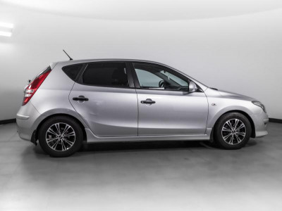 Hyundai i30 1.6 AT (126 л. с.)