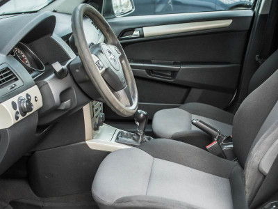 Opel Astra 1.3 CDTI ecoFLEX MT (90 л. с.)