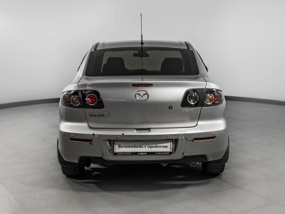 Mazda 3 1.6 AT (105 л. с.)