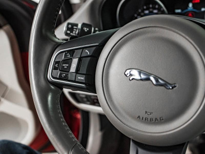 Jaguar XF 2.0 D AT AWD (180 л. с.)