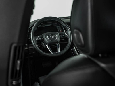 Audi Q8 55 TFSI Tiptronic quattro (340 л.с.)