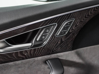 Audi Q8 55 TFSI Tiptronic quattro (340 л.с.)