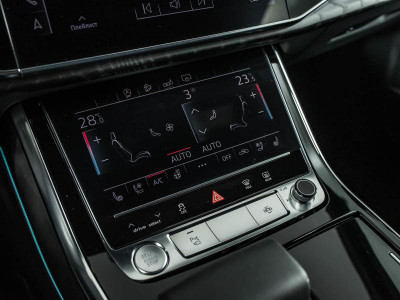 Audi Q8 55 TFSI Tiptronic quattro (340 л.с.)