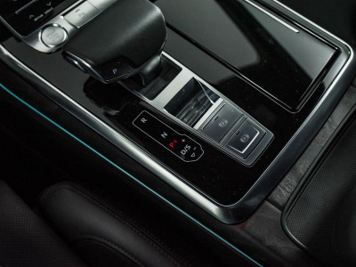 Audi Q8 55 TFSI Tiptronic quattro (340 л.с.)