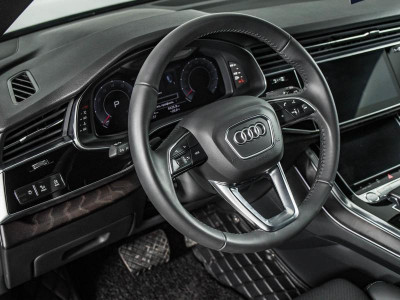 Audi Q8 55 TFSI Tiptronic quattro (340 л.с.)