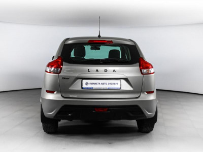 LADA XRAY 1.6 MT (106 л. с.)