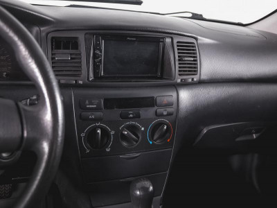 Toyota Corolla 1.6 MT (110 л. с.)