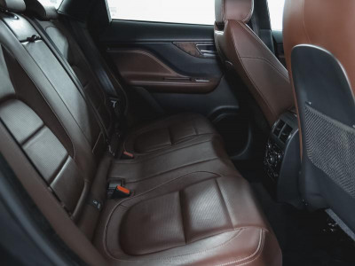Jaguar F-Pace 3.0 D AT AWD (300 л.с.)