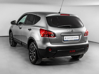 Nissan Qashqai 2.0 MT 4WD (140 л. с.)