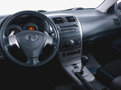 Toyota Corolla 1.6 AT (124 л. с.)