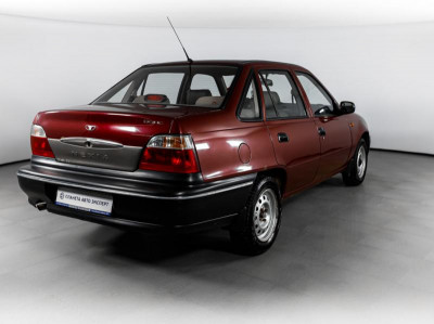 Daewoo Nexia 1.5 MT (85 л. с.)