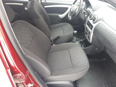 Renault Sandero 1.6 MT (84 л. с.)