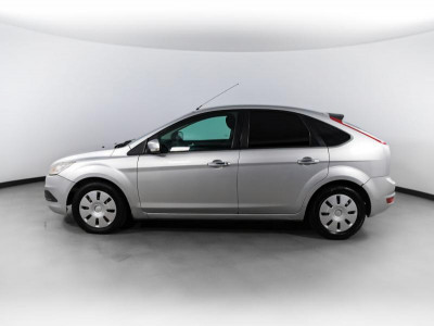 Ford Focus 1.6 MT (101 л. с.)