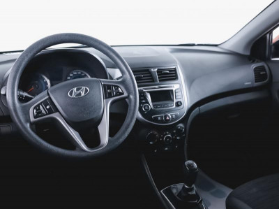 Hyundai Solaris 1.6 MT (123 л. с.)