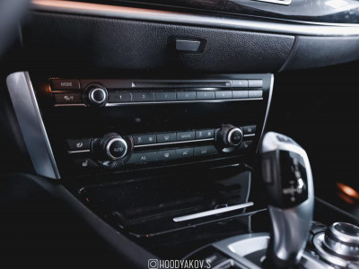 BMW 5 серия 530d xDrive AT (258 л. с.)