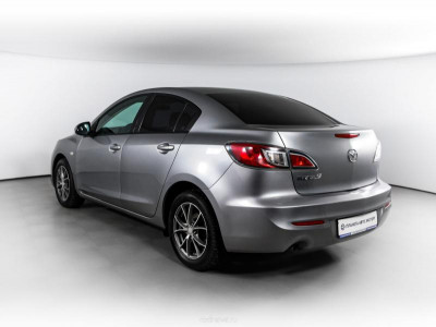Mazda 3 1.6 MT (105 л. с.)