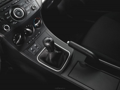Mazda 3 1.6 MT (105 л. с.)