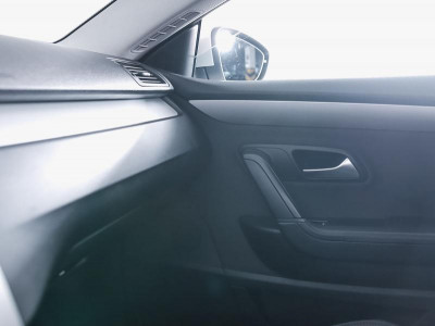Volkswagen Passat CC 2.0 TDI MT (140 л. с.)