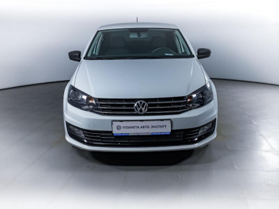 Volkswagen Polo 1.6 MPI MT (90 л. с.)