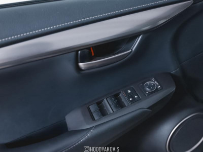 Lexus NX 200 2.0 CVT (151 л.с.) 4WD