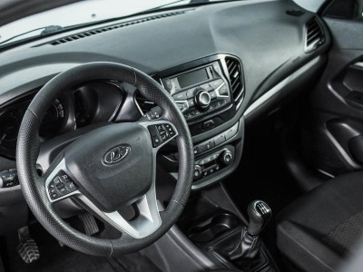 LADA Vesta SW 1.6 MT (106 л.с.)