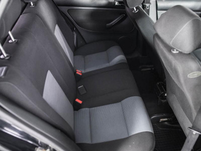 Volkswagen Golf 1.4 MT (75 л. с.)