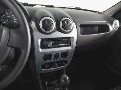Renault Logan 1.6 MT (84 л. с.)